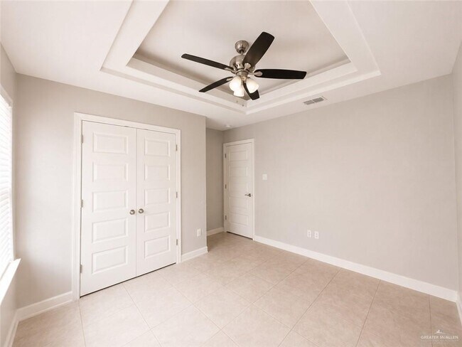 Building Photo - 16 Teak Dr
