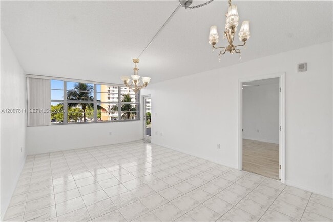 Building Photo - 1351 NE Miami Gardens Dr