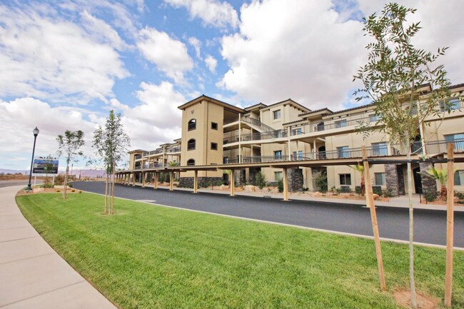 Building Photo - Resort Living with Year-Round Comfort – Estancia Resort