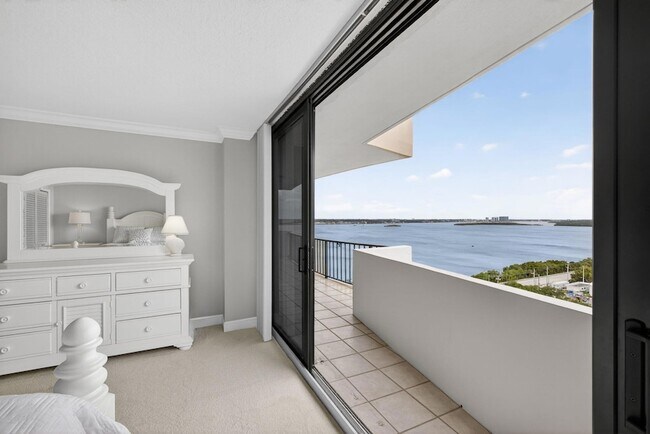 Building Photo - 4200 N Ocean Dr