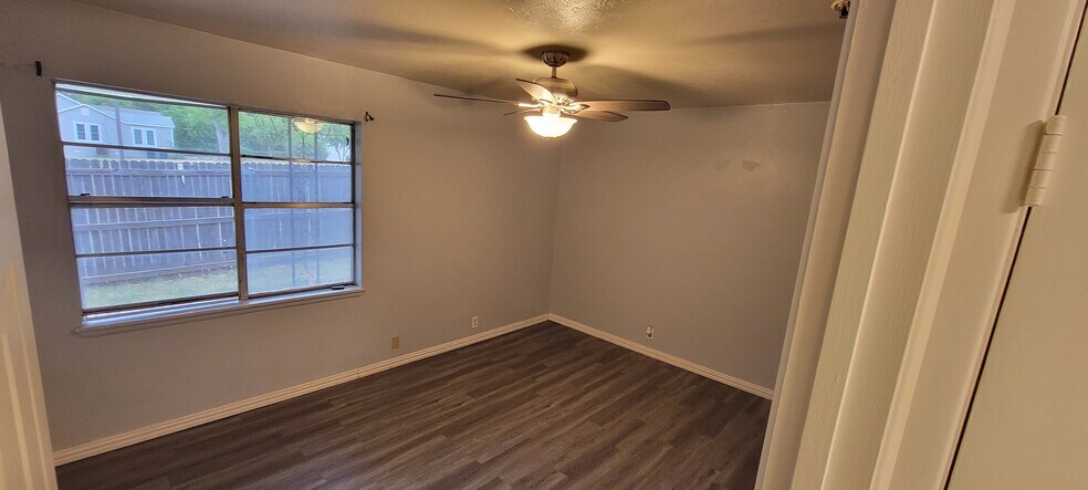 Bedroom 1 - 113 N McKown Ave