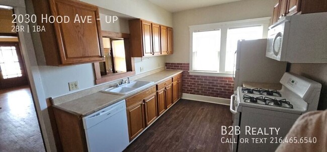 Building Photo - Charming 2-Bedroom Property in Prime Location