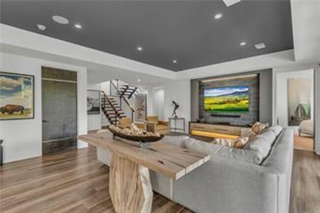 Building Photo - {5842} Luxury Rental in Forrest Ridge Esta...