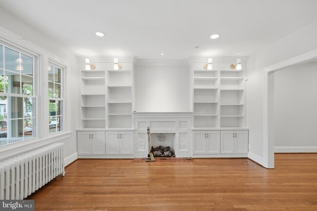 Building Photo - 3839 Beecher St NW