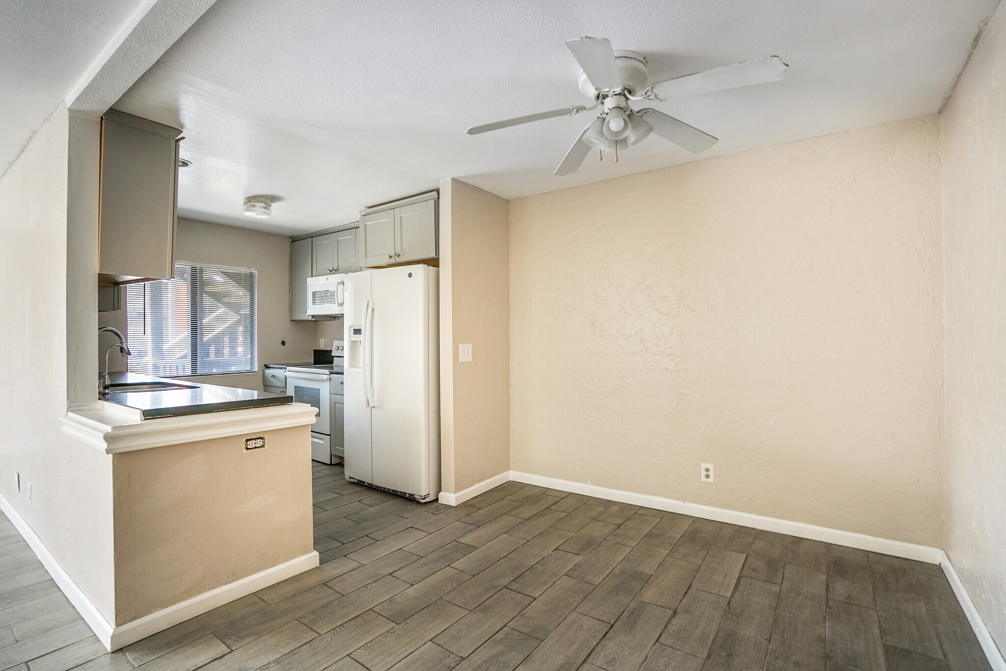 Building Photo - 3018 W Cheryllyn Ln