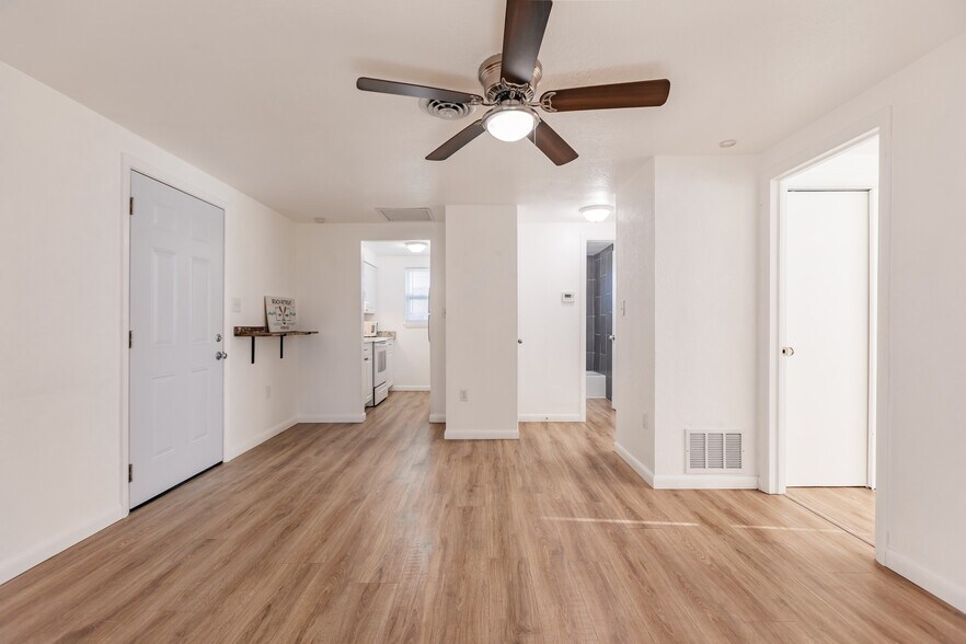 Building Photo - 1611 Florence Ave