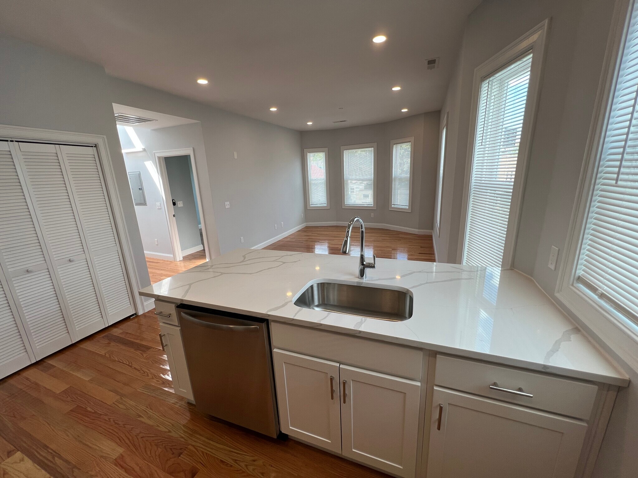 Building Photo - 126 Cross St