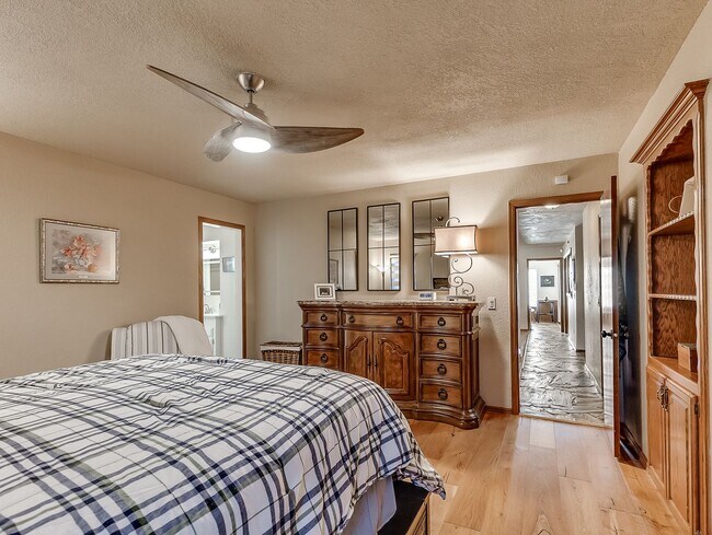 Building Photo - Fully Furnished Short Term Rental