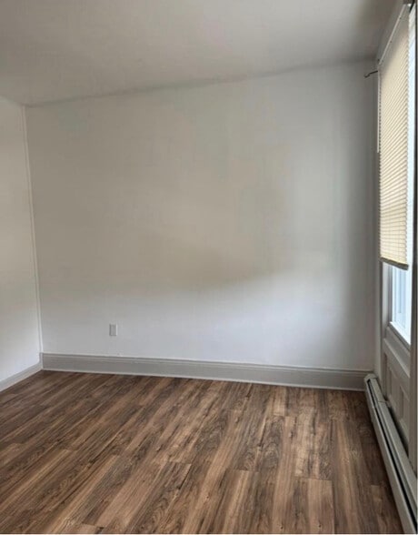 Building Photo - 14 Elk St