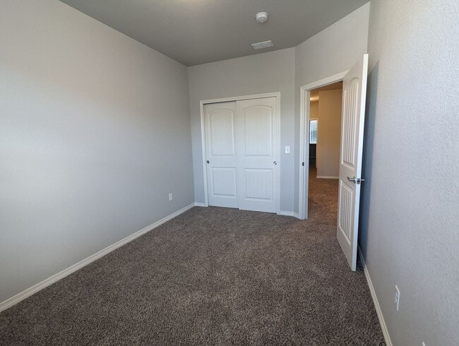 Building Photo - Beautiful Newer Townhome