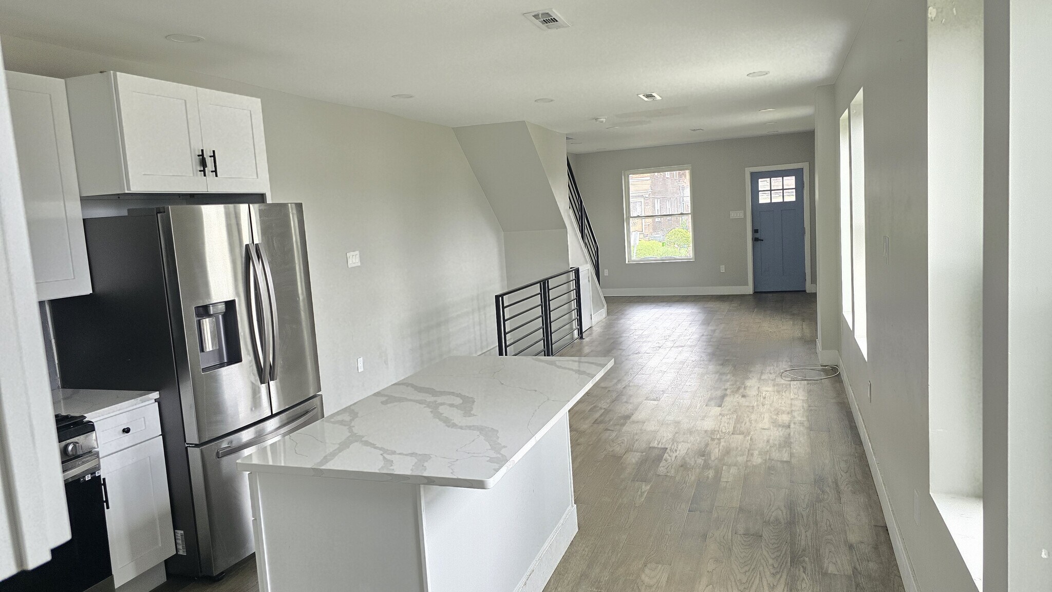 Building Photo - 484 Shurs Ln