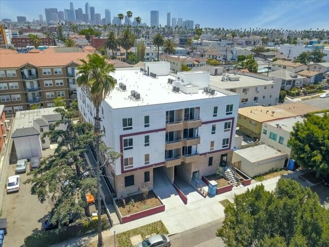 Some Units have downtown View - 928 S Berendo St