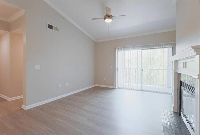 Building Photo - 10505 S I-35 Frontage Rd