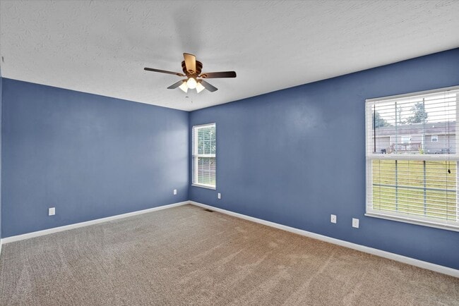 Building Photo - 204 Greenleaf Dr
