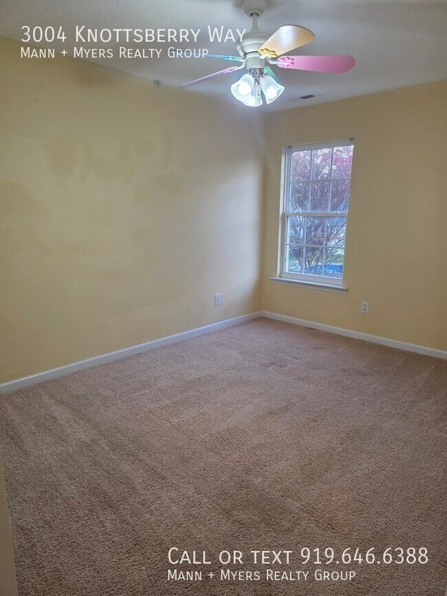 Building Photo - 3004 Knottsberry Way