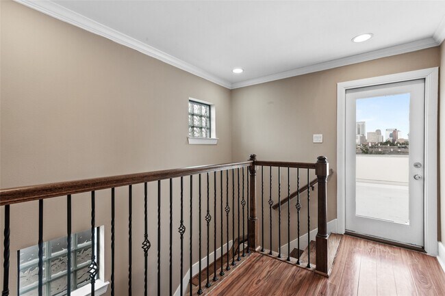 Building Photo - 1411 Elgin St