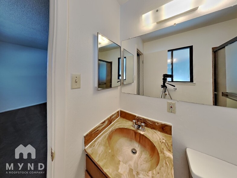 Building Photo - 2910 Apollo Way