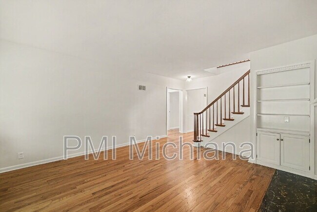 Building Photo - 510 E Pokagon St