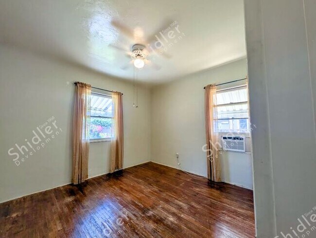Building Photo - 2 Bedroom 1 Bath and 2 Massive Yard in North San Bernardino