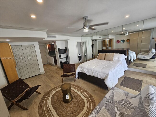 Building Photo - 1408 Brickell Bay Dr