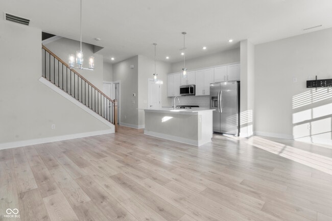 Building Photo - 812 Kinzer Ave