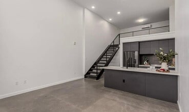 Building Photo - 1601 Park Ave