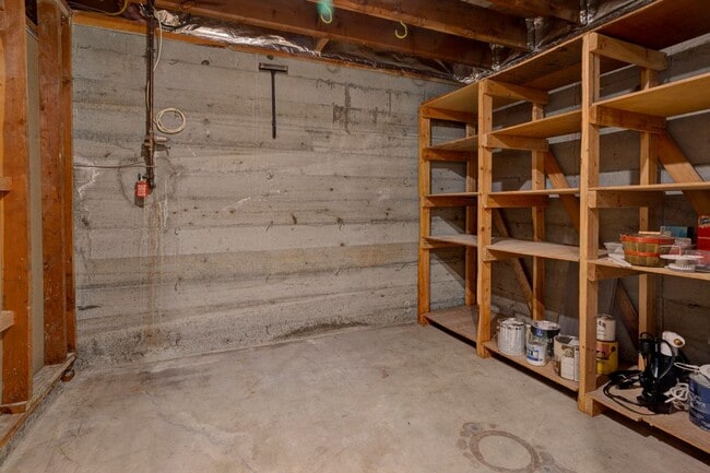 Building Photo - 3Bd/2.75Ba Shoreline House