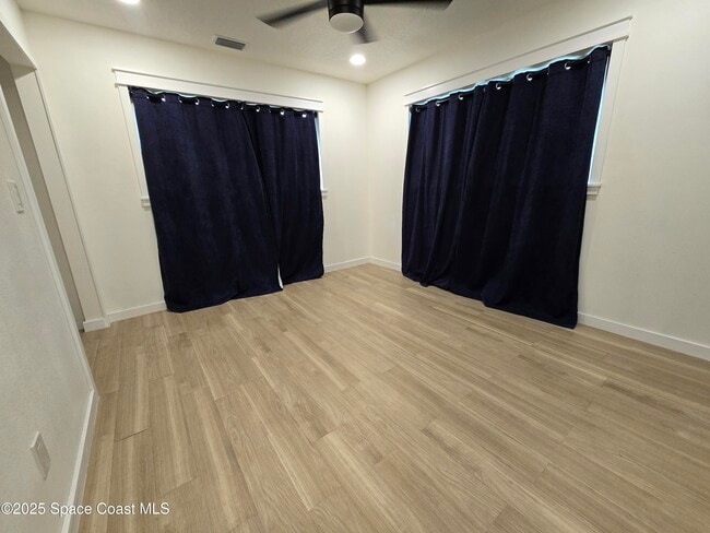 Building Photo - 2417 Colonial Dr