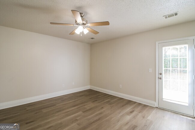 Building Photo - 225 Colser Drive