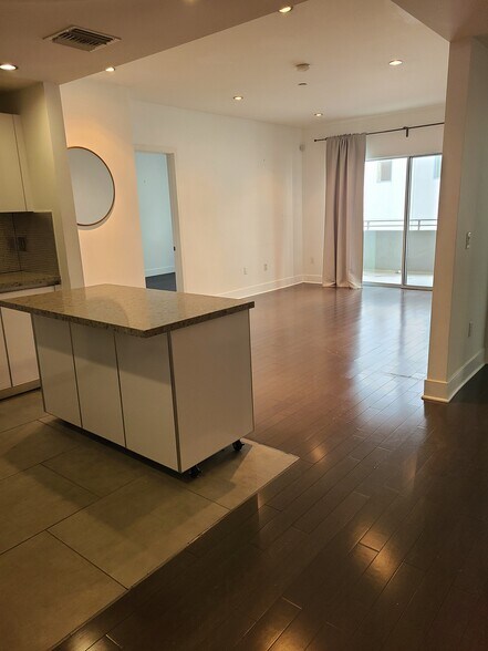 Building Photo - 1730 SAWTELLE Blvd