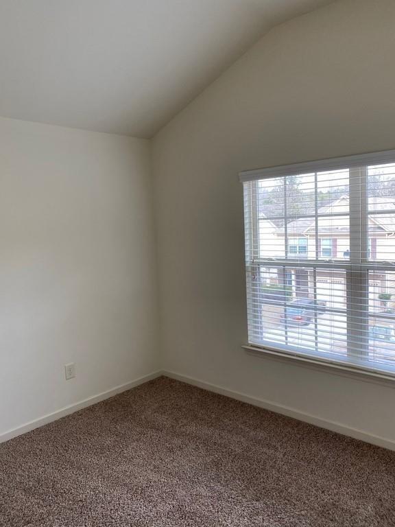 Building Photo - 867 Pine Ln