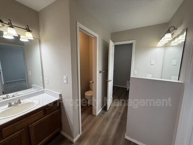 Building Photo - 10924 W 100th Dr