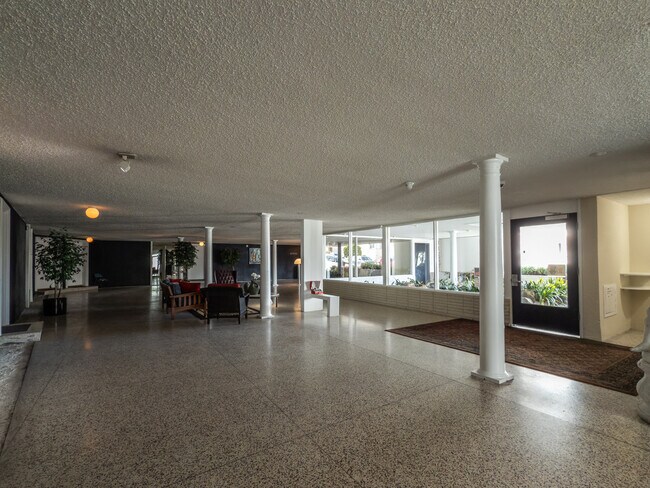 Building Photo - 59 Lupine Ave