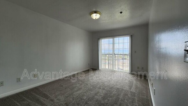 Building Photo - 105 Daybreak Ln
