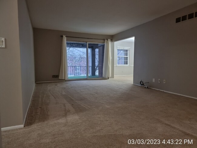 Building Photo - 27598 Echo Valley W