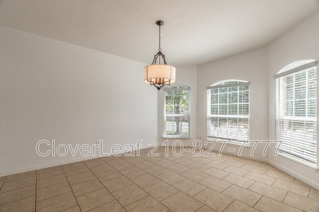 Building Photo - 8003 Oxbow Way