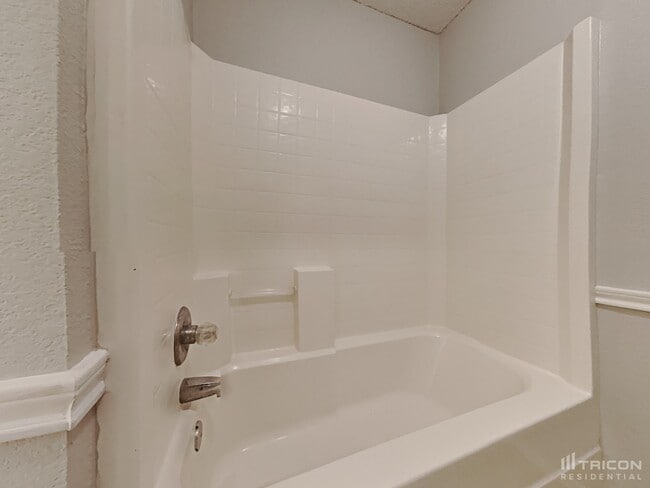Building Photo - 2637 Ensenada Ln