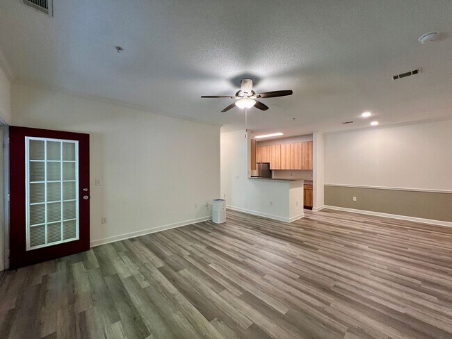 Building Photo - 3-Bed, 2-Bath Condo with Garage! One month free!