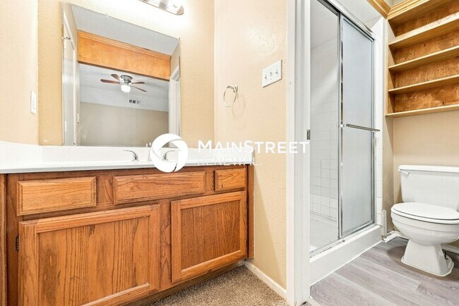 Building Photo - 3 Bedroom Pet-Friendly Home in Grand Prairie, TX with Main Street Renewal