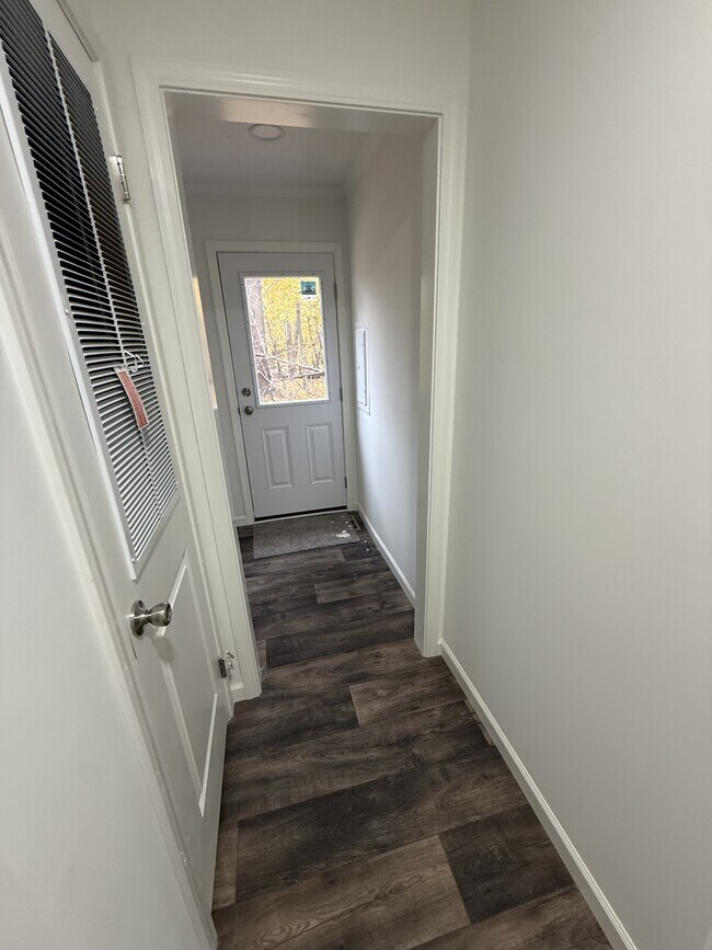 Building Photo - 18 Abbott St