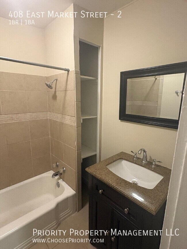 Building Photo - 408 E Market St