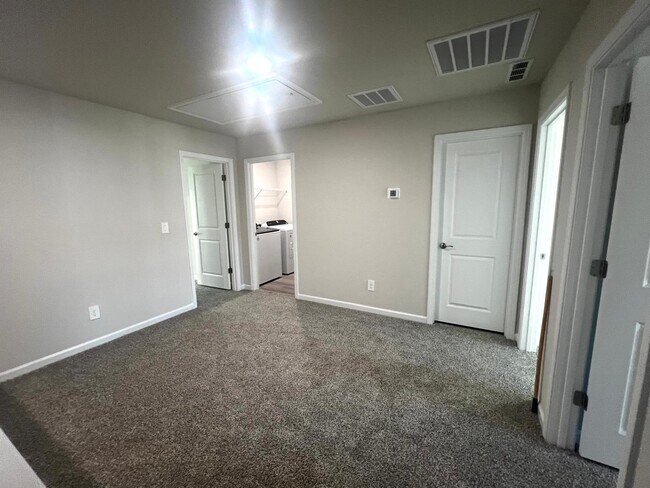 Building Photo - 1062 Winding Spg Dr