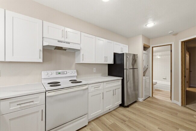Building Photo - Spacious 1-Bedroom Condo in Aurora with Community Amenities