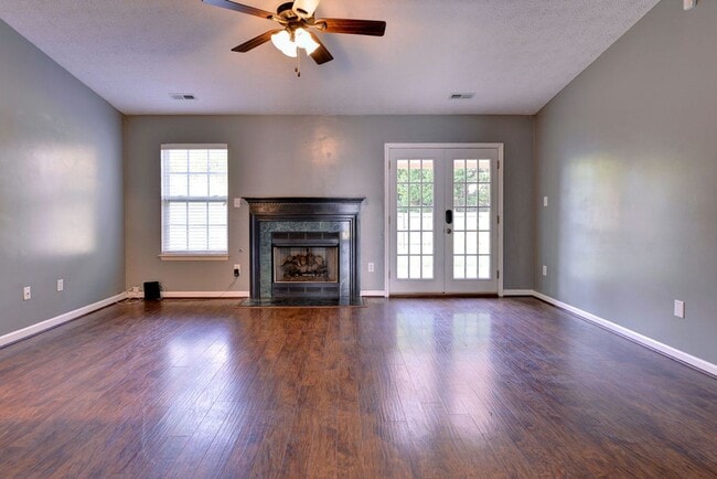 Building Photo - Spacious Rancher in Quiet Cul-de-sac