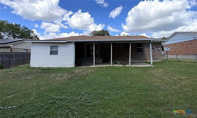 Building Photo - 2306 Poage Ave