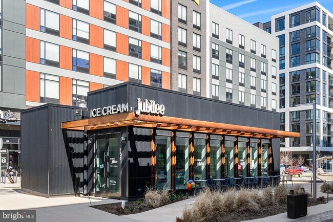 Building Photo - 255 W Falls Station Blvd