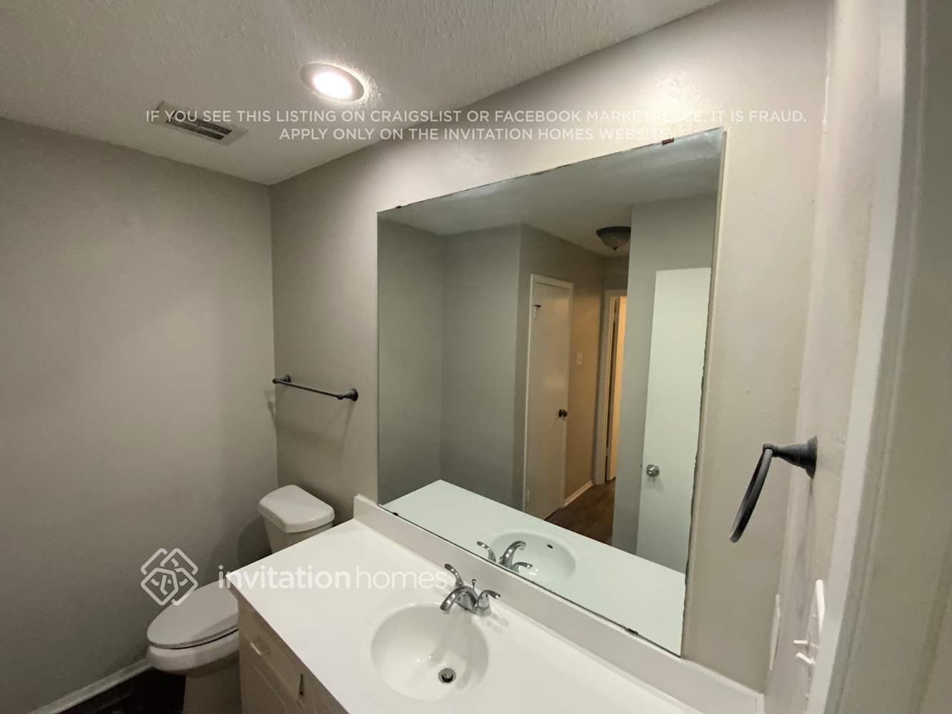 Building Photo - 2805 Ladona Dr