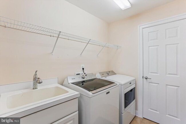 Building Photo - 43595 Aldie Mill Ct