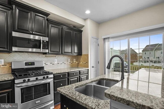 Building Photo - 5412 Spotswood Pl