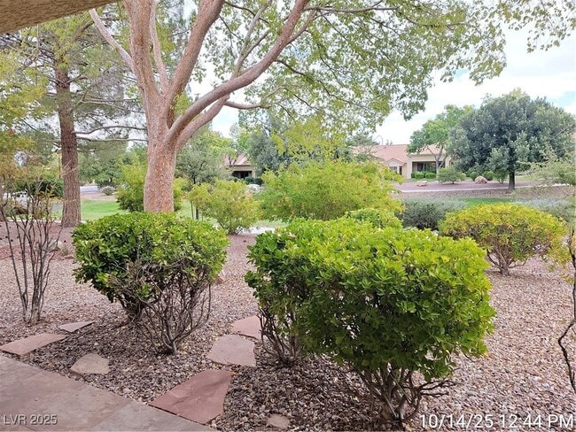 Building Photo - 2636 Highvale Dr